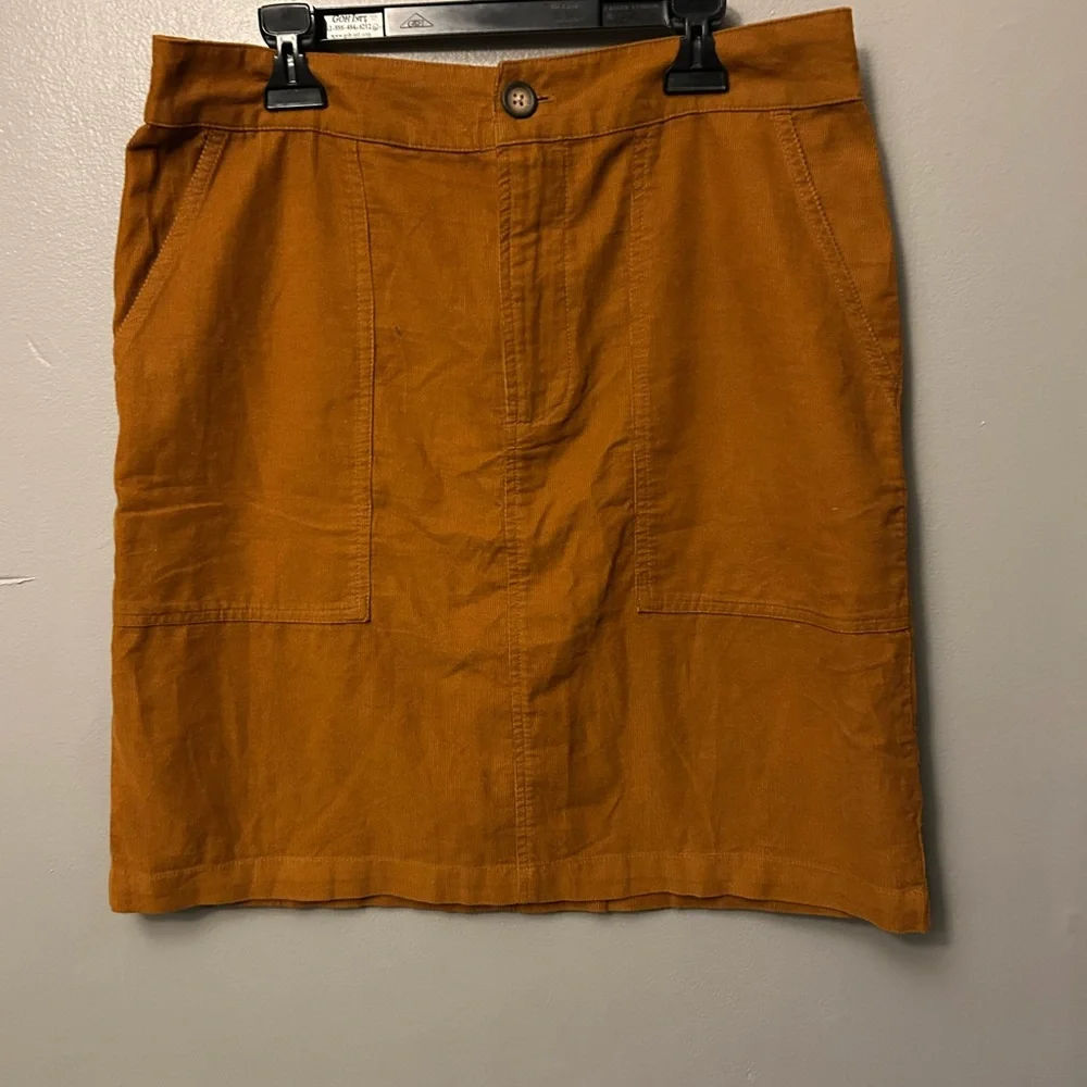 Garnet Hill skirt - “Evette mini-corduroy” in a warm rust color 100% cotton - Picture 2 of 9